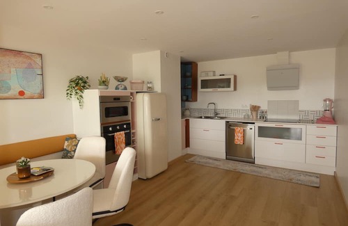 Bilieu Wohnung | LAC CASA 60 - gîte with beach and terrace overlooking the lake