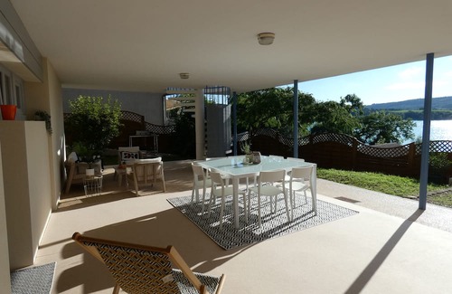 Bilieu Wohnung | LAC CASA 60 - gîte with beach and terrace overlooking the lake