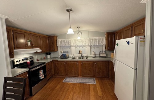 Schuyler Falls Haus | Charming 2-bedroom house with AC, WiFi in enchanting Schuyler Falls