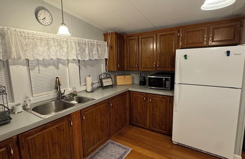 Schuyler Falls Haus | Charming 2-bedroom house with AC, WiFi in enchanting Schuyler Falls