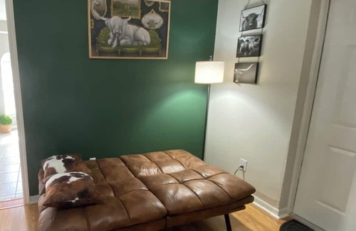 Wesley Chapel South Haus | Cozy Guest House in Zephyrhills/Wesley Chapel!