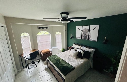 Wesley Chapel South Haus | Cozy Guest House in Zephyrhills/Wesley Chapel!