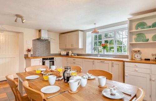 Eleighwater Haus | The Old Thatched Cottage