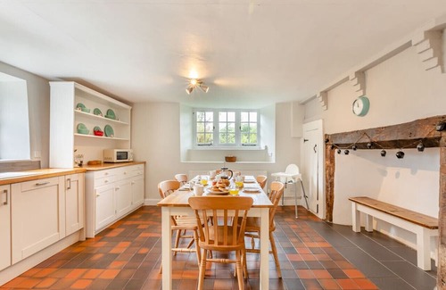 Eleighwater Haus | The Old Thatched Cottage