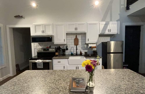 Damascus Kabine | NEW! Forty Winks 6 guest Modern Cabin in Damascus, VA!