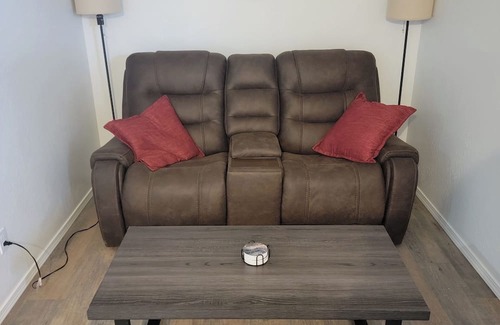 Farmington Haus | Charming 1-bedroom Casita-Tiny Home in the Heart of the Four Corners, Aztec, NM