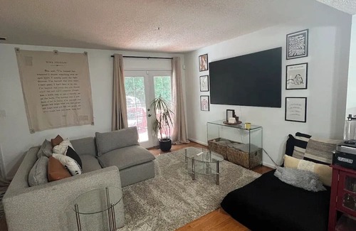 Walker Mill Haus | Work Home!