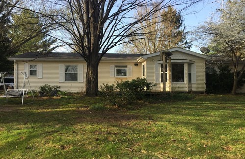 Davison Haus | Lovely 4-bedroom house in Davison