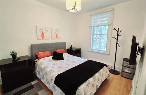 Saint-Laurent Wohnung | Appartement à 100m du Métro, en Face D'un Parc