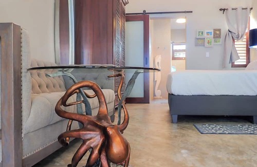 Playa Haus | Treasure By The Sea Bonaire: 3 Houses, 4 Bedrooms, 3 Kitchens, By The Ocean