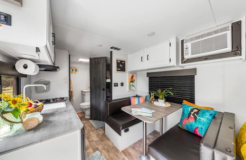 Holmes County Haus | ‘ Adventure Awaits’: 21ft Lightweight Travel Camper