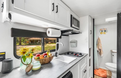 Holmes County Haus | ‘ Adventure Awaits’: 21ft Lightweight Travel Camper