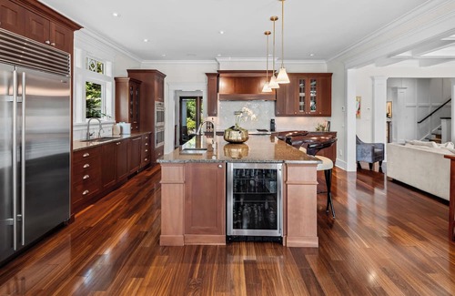 Oak Bay Haus | Uplands Family Home