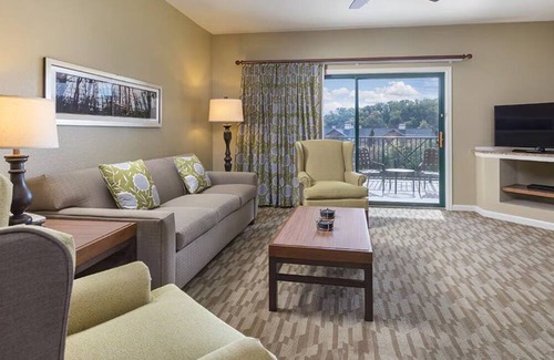 Sevierville Eigentumswohnung | Spacious 3BR Deluxe Vacay at Club Wyndham Smoky Mountainsn