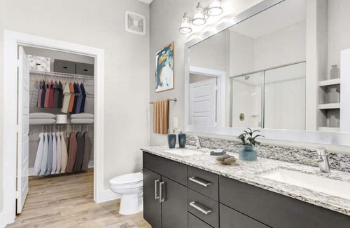 San Marco Wohnung | Barsala l Tranquil 1BD with Pool at Eastborough, fast Wi-Fi