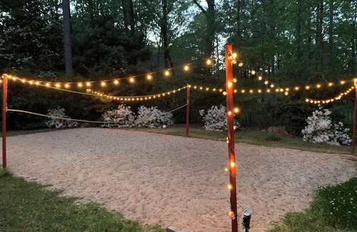 Rocky Mount Haus | treetop Paradise- pool, 6 beds, sand volleyball, outdoor Kitchen, & movie room