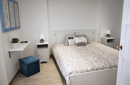 Sines Haus | Room 'Garden' with Shared Garden and Wi-Fi