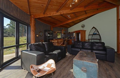 South Bruny Haus | Taylors Bay Cottage ~unique design!