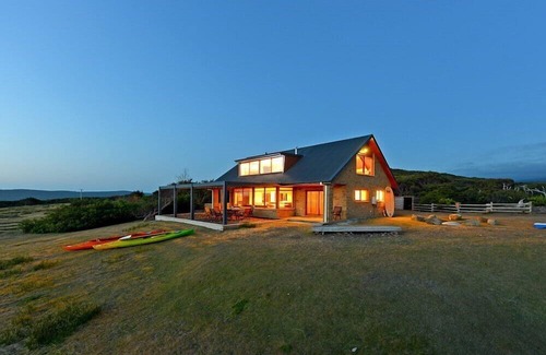 South Bruny Haus | Cloudy Bay Villa ~ some of the best sea views in Tasmania!
