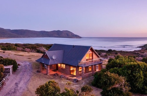 South Bruny Haus | Cloudy Bay Villa ~ some of the best sea views in Tasmania!