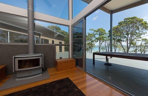 South Bruny Haus | Cloudy Bay Lagoon Estate ~ Architecturally designed home