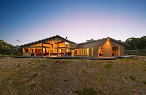 South Bruny Haus | Cloudy Bay Lagoon Estate ~ Architecturally designed home