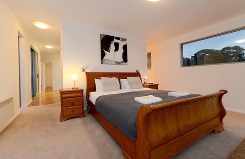 South Bruny Haus | Cloudy Bay Lagoon Estate ~ Architecturally designed home