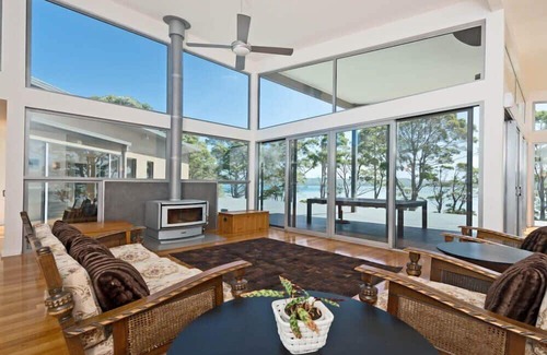 South Bruny Haus | Cloudy Bay Lagoon Estate ~ Architecturally designed home