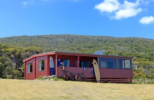 South Bruny Haus | Cloudy Bay Cabin ~ secluded in paradise!