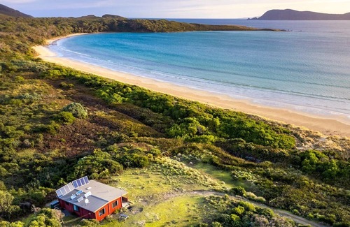 South Bruny Haus | Cloudy Bay Cabin ~ secluded in paradise!