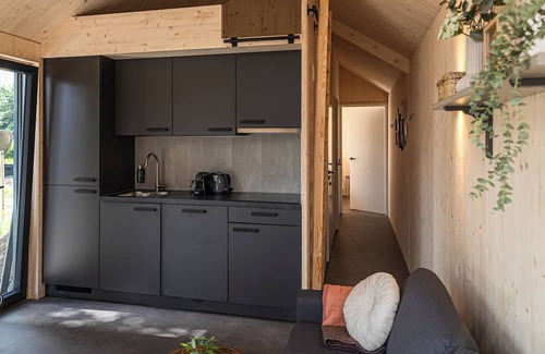 Houthem Haus | Tinyhouse Dille met Hottub op Steenworp Afstand van Maastricht en Valkenburg