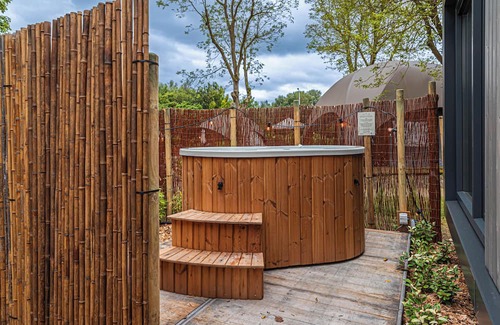 Houthem Haus | Tinyhouse Dille met Hottub op Steenworp Afstand van Maastricht en Valkenburg