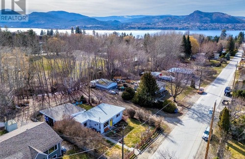 Okanagan-Similkameen Haus | Charming Creekside Cottage in Naramata Village