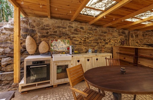 Carrapateira Wohnung | Studio Apartment 'Vento' with Mountain View, Shared Terrace and Wi-Fi