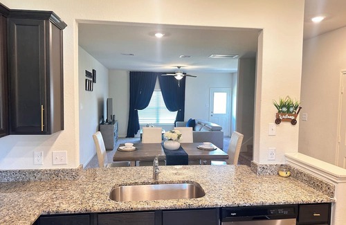 Atascocita Haus | Spacious 5-bedroom house in welcoming Humble… Minutes to AIH Airport!