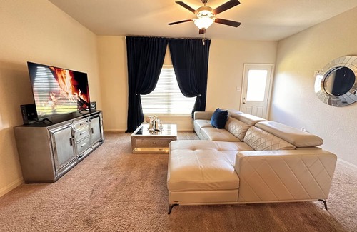 Atascocita Haus | Spacious 5-bedroom house in welcoming Humble… Minutes to AIH Airport!