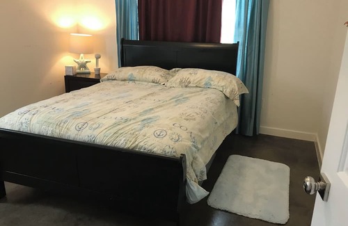 Bastrop Haus | Charming 3-bedroom house with excellent WiFi and super cold AC in Bastrop