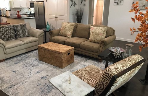 Bastrop Haus | Charming 3-bedroom house with excellent WiFi and super cold AC in Bastrop
