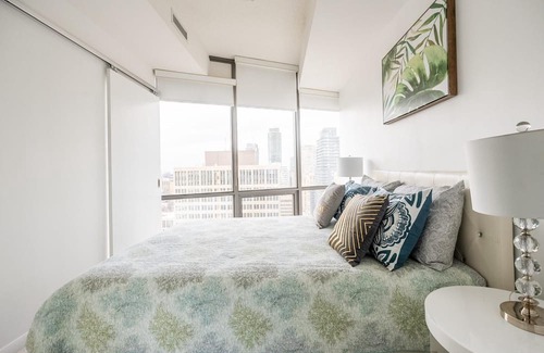 Bay Cloverhill Eigentumswohnung | GLOBALSTAY. 1BR High Floor View Downtown Toronto