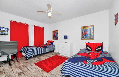 Thousand Oaks Haus | Sunny villa with sunset views under new management