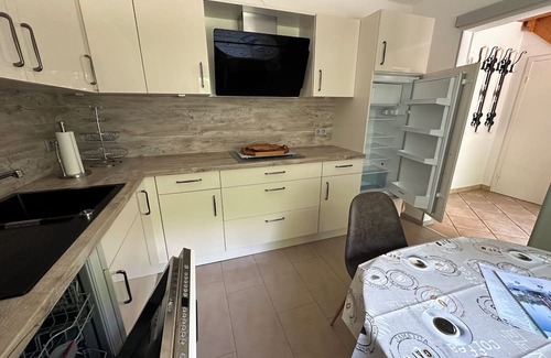 Oeversee Wohnung | Gemütliche Ferienwohnung in Haushälfte Nähe Flensburg