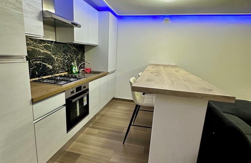 Aprilia Haus | TRENDY HOME apartment 5 minutes from the sea , and from the train station .
