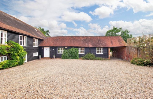 Leigh Haus | Pass the Keys | Beautiful rural barn