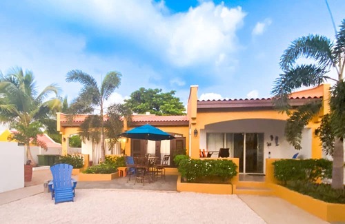 Playa Haus | Kas di Almendra: By the Ocean, Walk to Downtown, Tropical 1-Bedroom House
