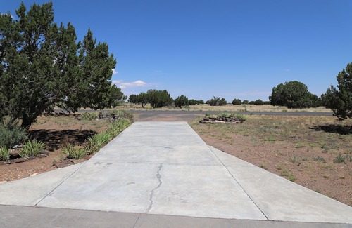 Show Low Haus | New Listing! Luxury cliff-side retreat. Isolated & Serene with EPIC views.