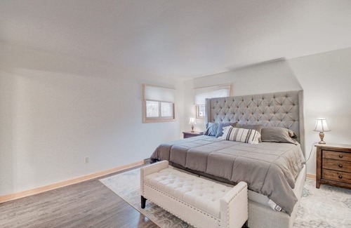 Campbellsport Kabine | NEW LISTING! Lakeview Cottage Retreat | Fire Pit | Grill