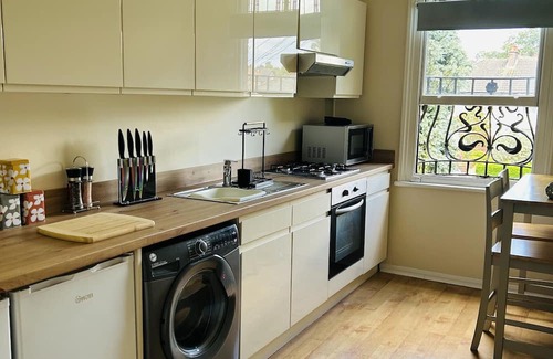 Worcester Wohnung | Stunning, spacious, Edwardian 2 Bedroom Apartment, Worcester City Centre