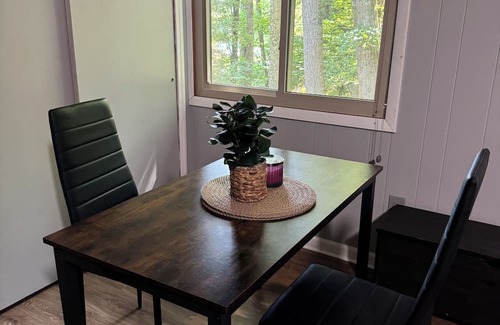 White Mills Kabine | Relax and Unwind: Your Home Away From Home in Hawley Pennsylvania !