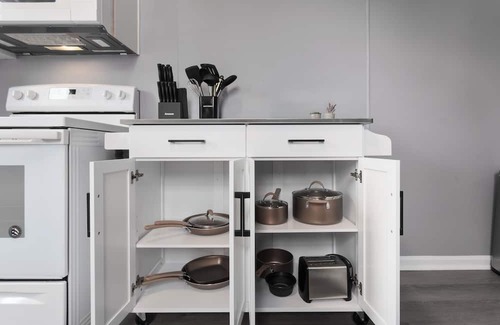 Riverview Wohnung | Cozy, 5 min to downtown, TMobile Center, PNL, Crossroads. close to everything!n