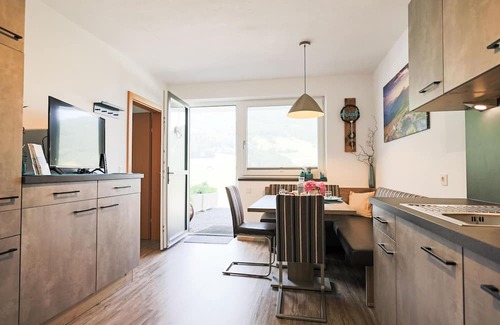 Weerberg Wohnung | Apartment with terrace, 70m to the ski bus